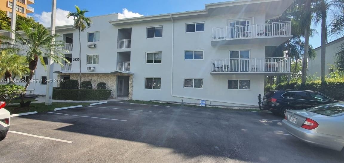 2430 NE 135th Street 304, North Miami, FL 33181 photo 1