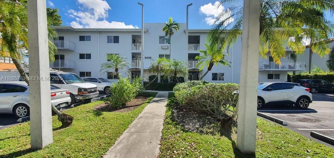 2430 NE 135th Street 304, North Miami, FL 33181 photo 2