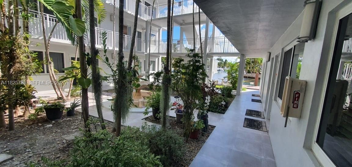 2430 NE 135th Street 304, North Miami, FL 33181 photo 4
