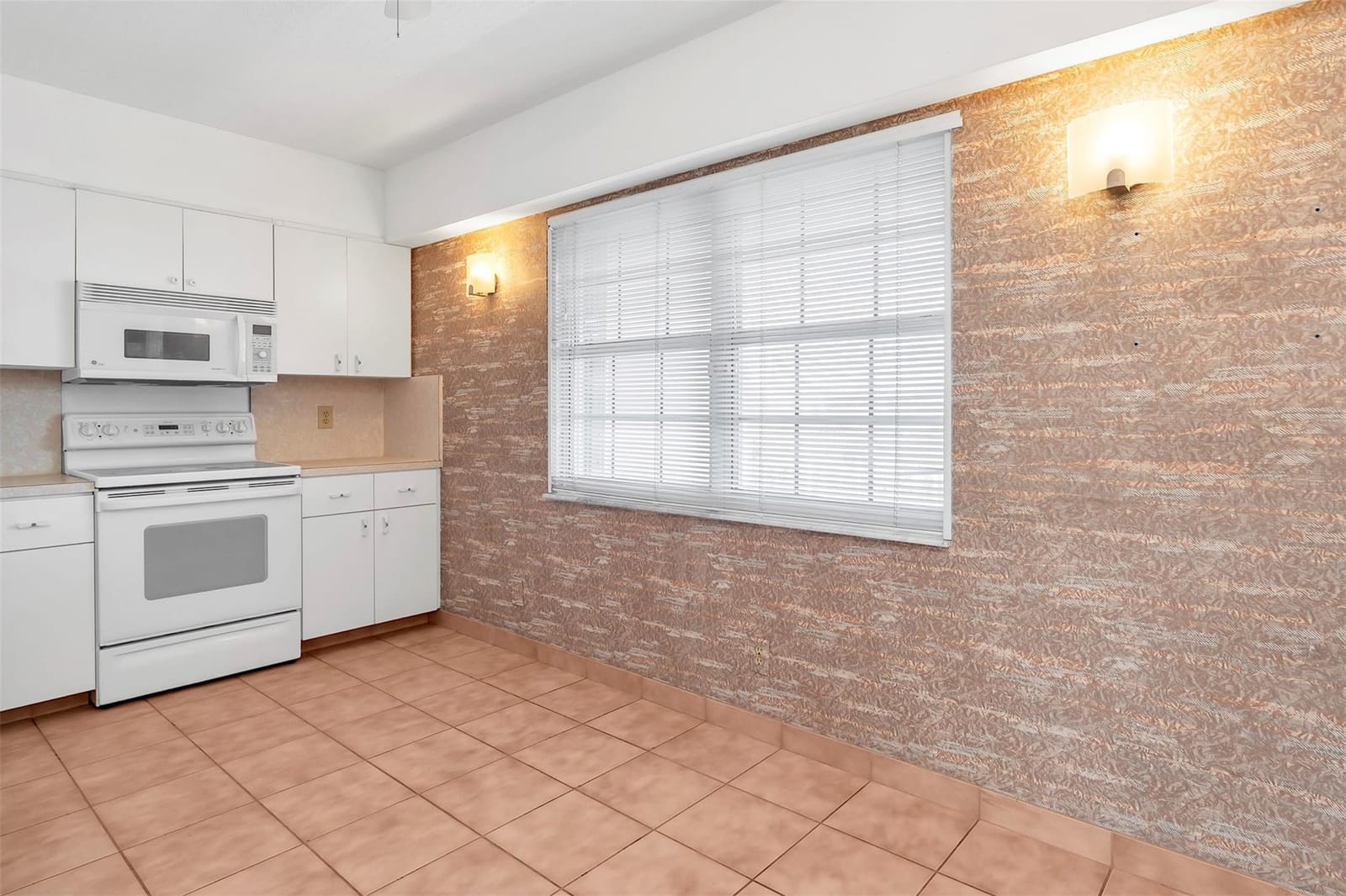 3507 Oaks Way 704 — photo 6