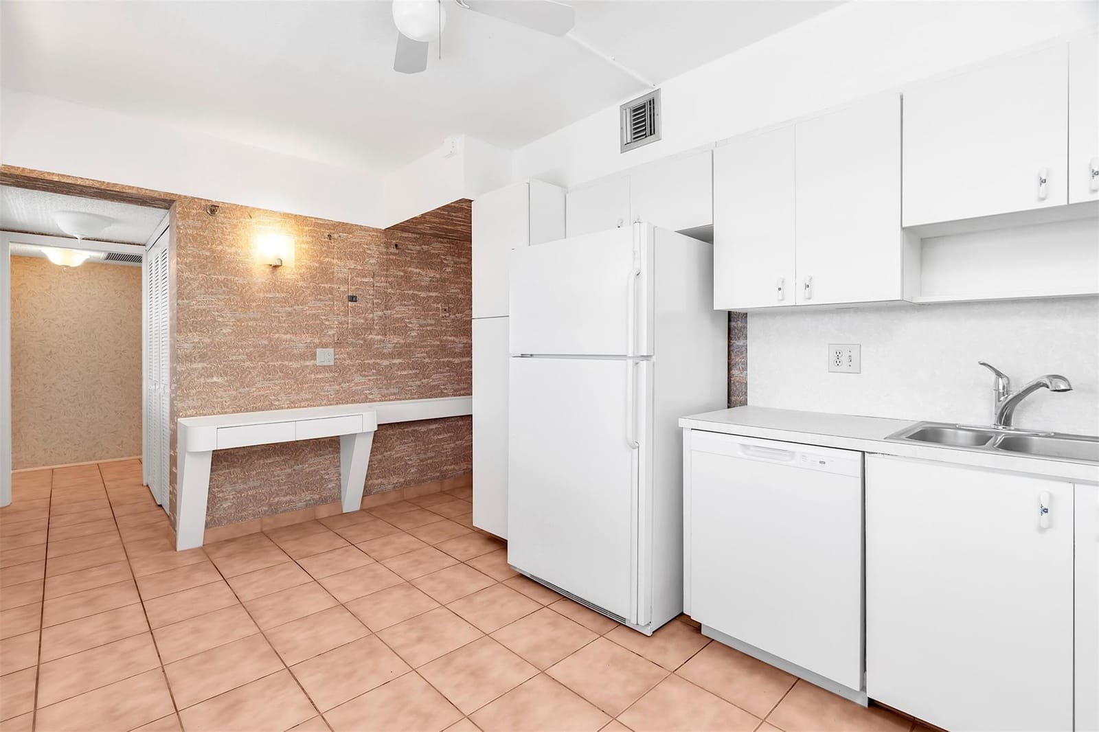 3507 Oaks Way 704 — photo 7