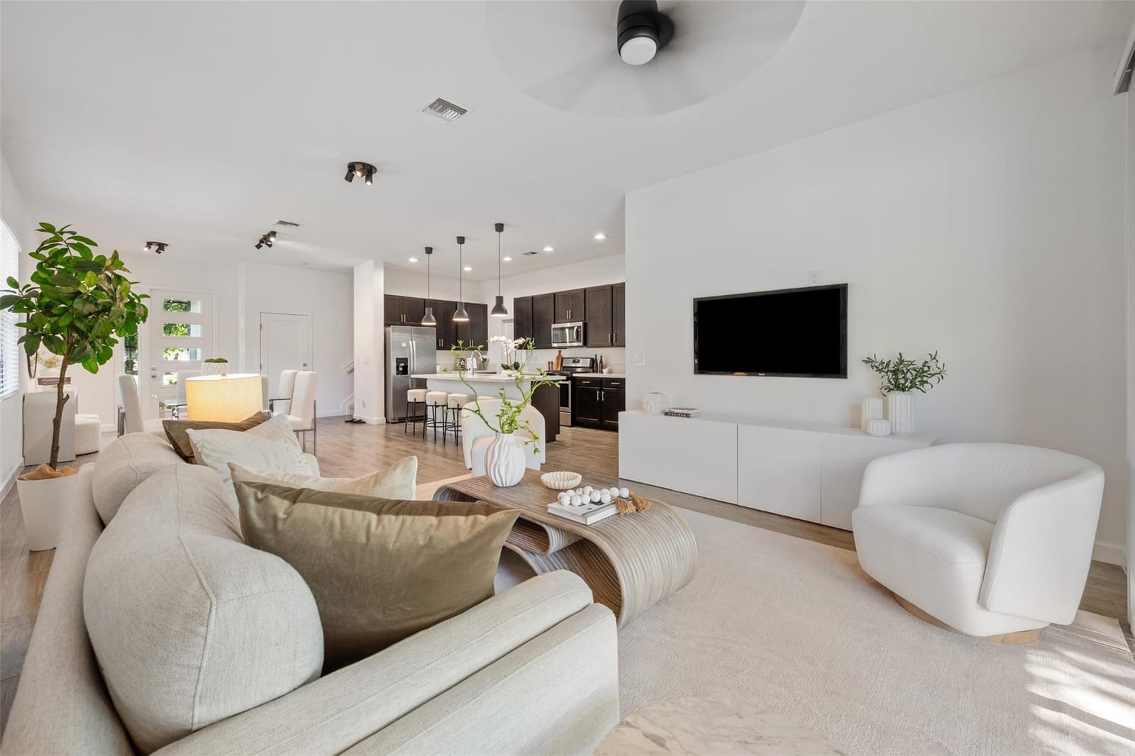 4972 Whispering Way — photo 4