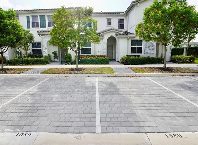 1589 SE 26th Road, Homestead, FL 33035