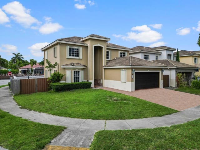 8998 SW 211th Lane, Cutler Bay, FL 33189