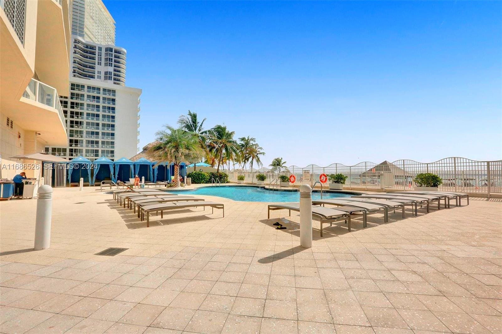 16699 Collins Avenue 3105 — photo 4