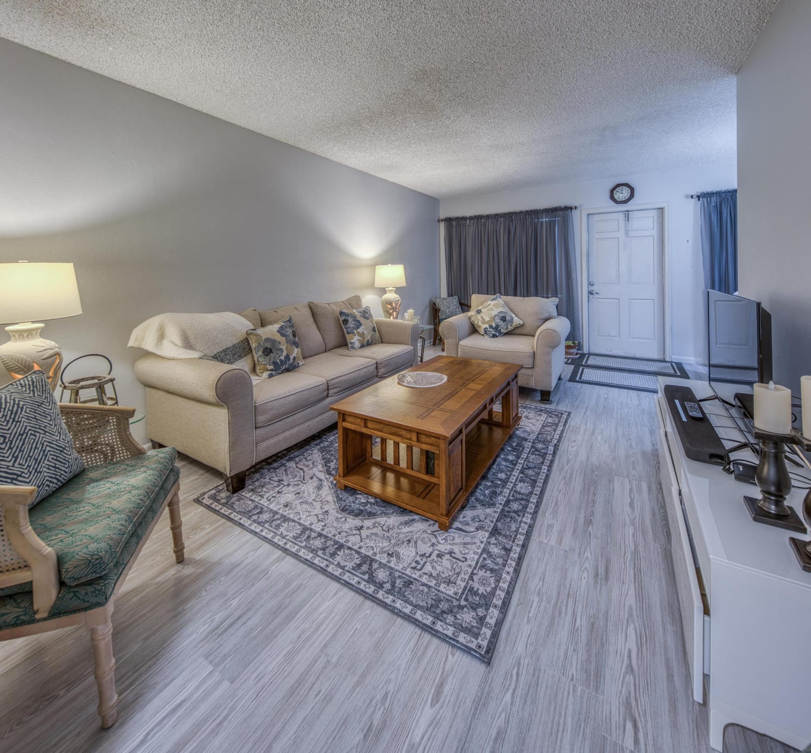 2960 Lake Osborne Drive 206, Lake Worth Beach, FL 33461