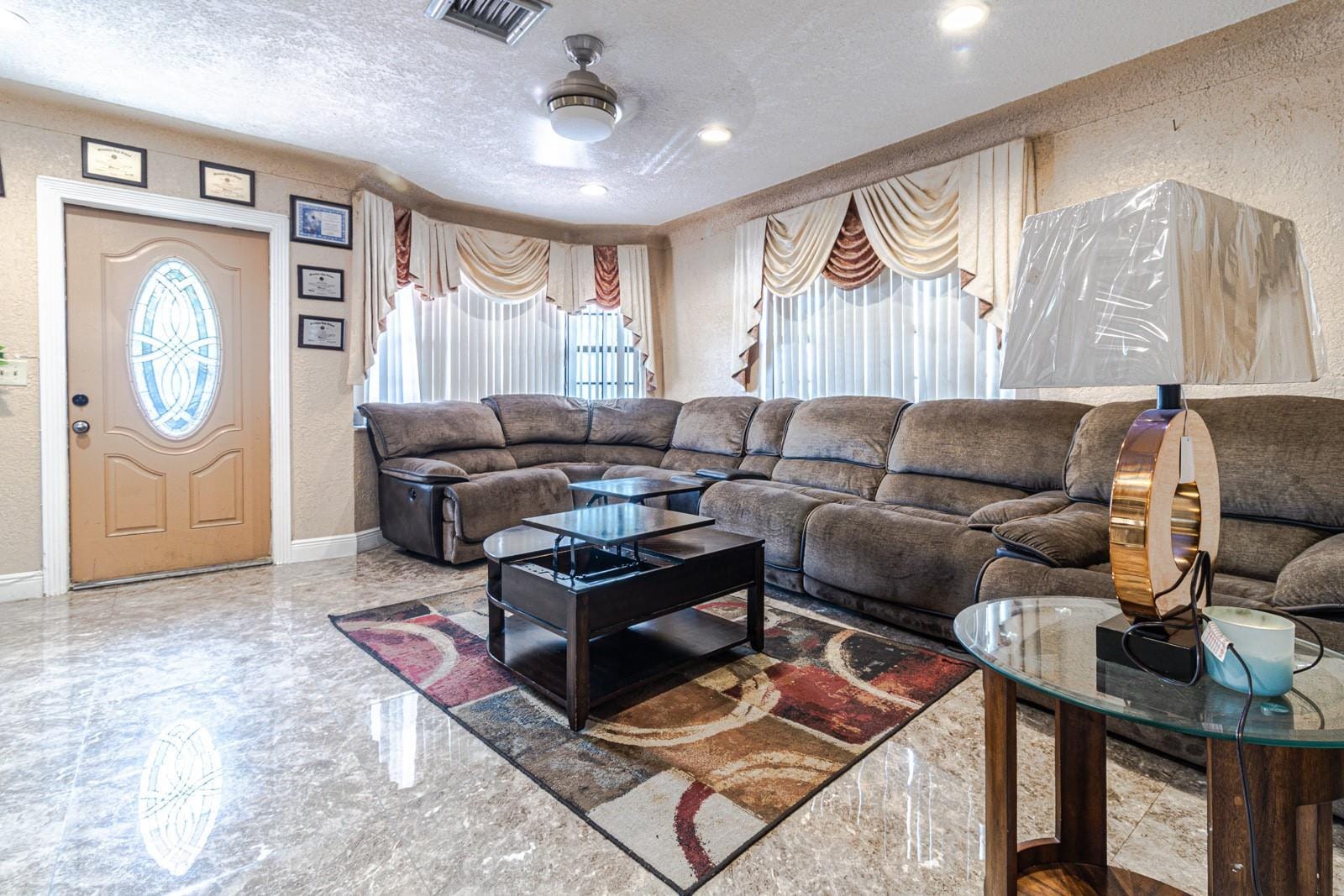 661 SW 28th Way — photo 4