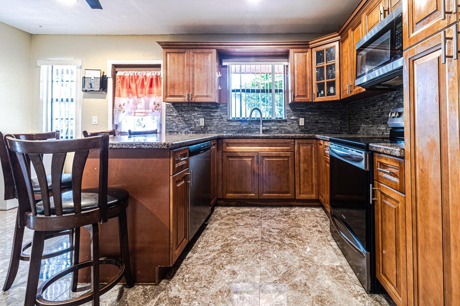 661 SW 28th Way — photo 7