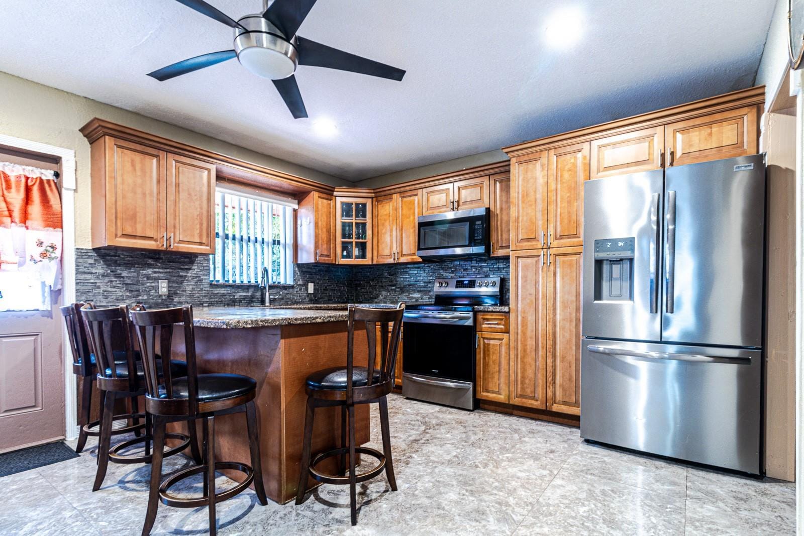 661 SW 28th Way — photo 8