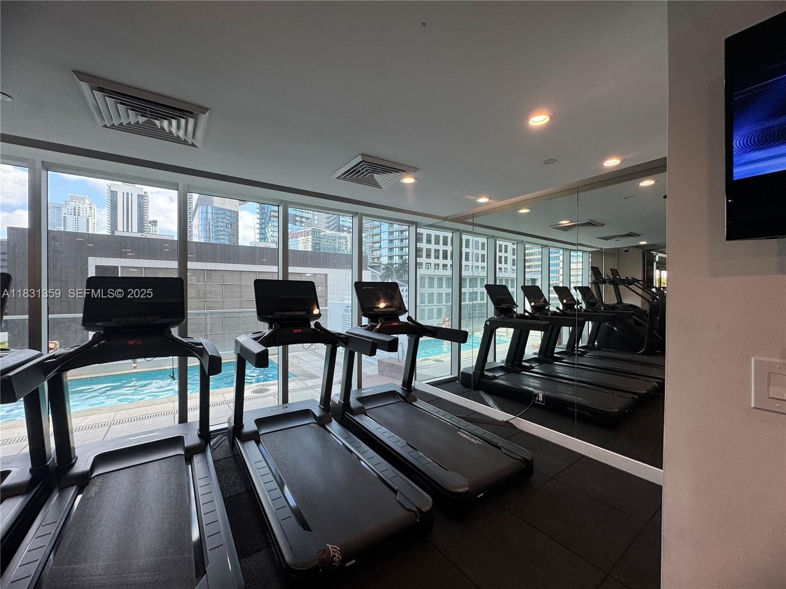 55 SE 6th Street 1801, Miami, FL 33131 photo 9
