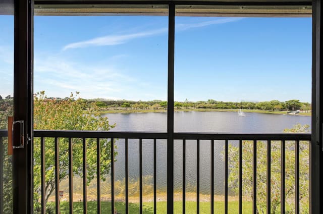 13700 SW 14th Street 408 D, sold in Suffolk, Hollywood, FL