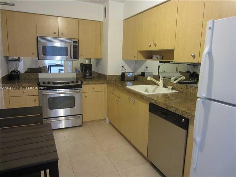 9195 Collins Avenue 504, Surfside, FL 33154