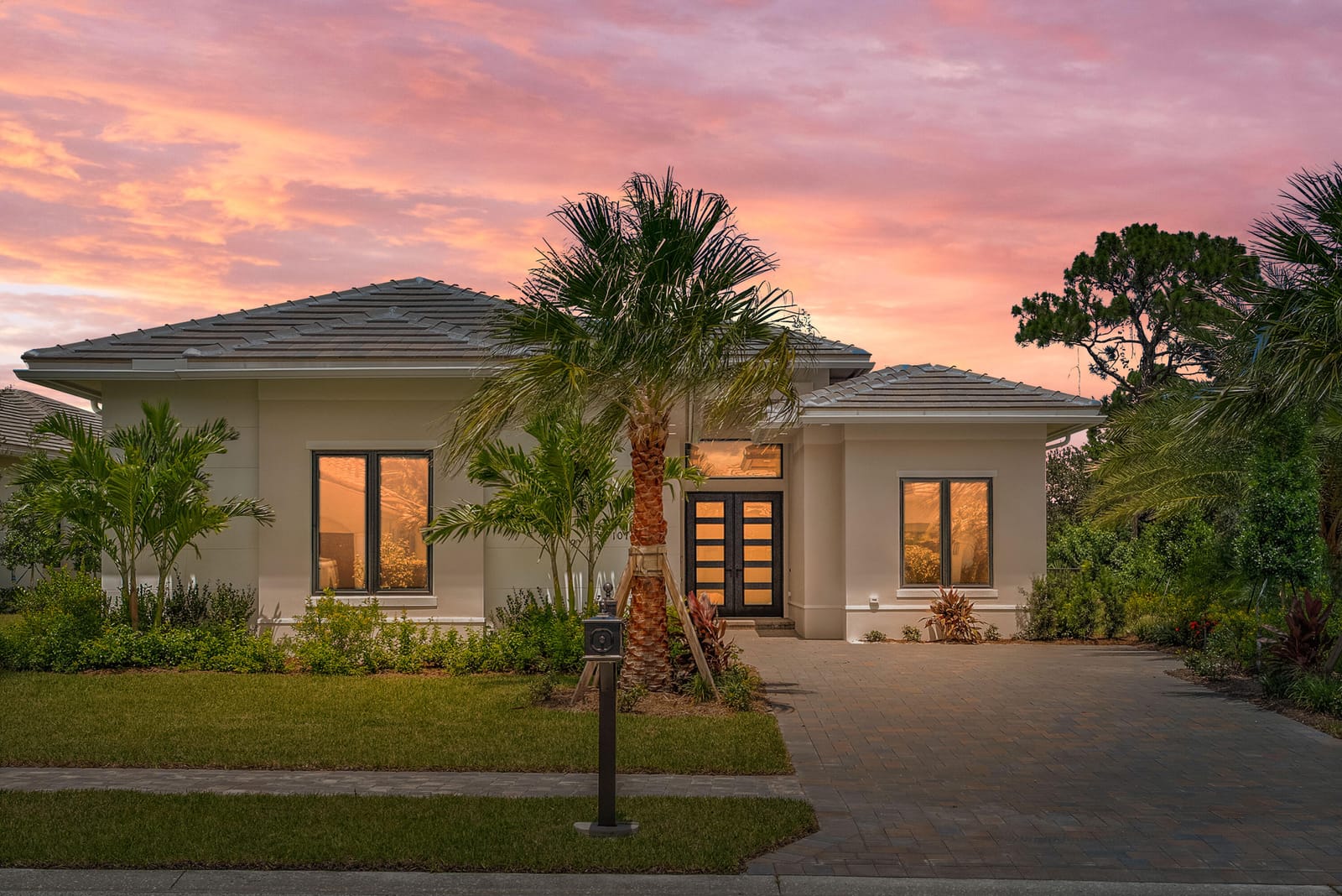 107 SE Via Verona, Port St. Lucie, FL 34984