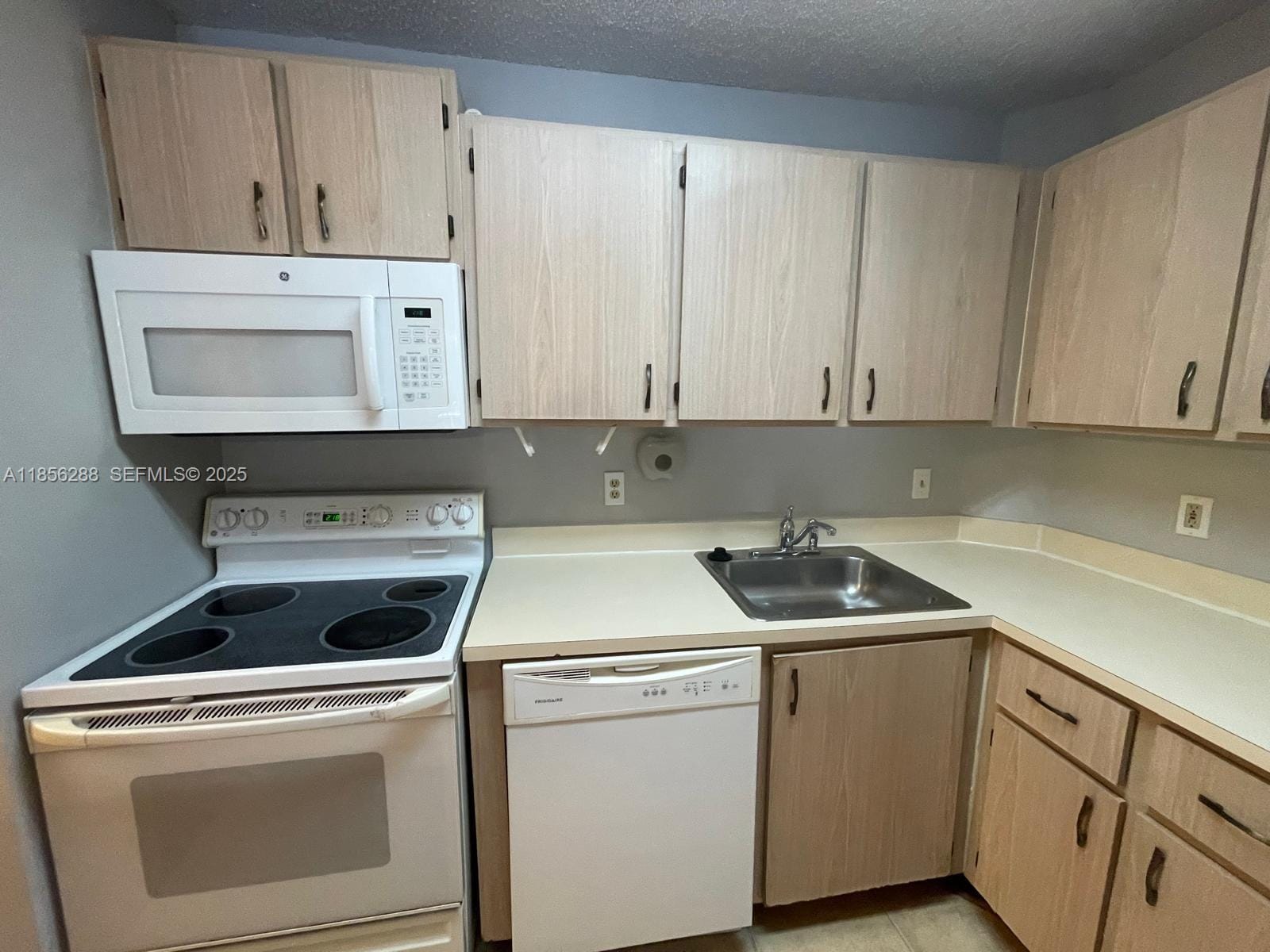 10717 Cleary Boulevard 207, Plantation, FL 33324 photo 12