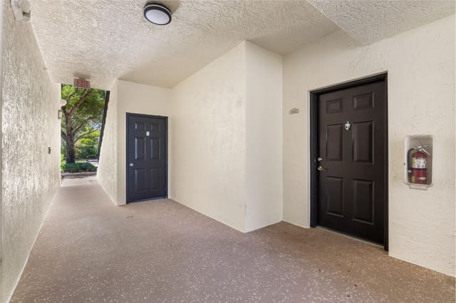9901 Baywinds Drive 3105, West Palm Beach, FL 33411