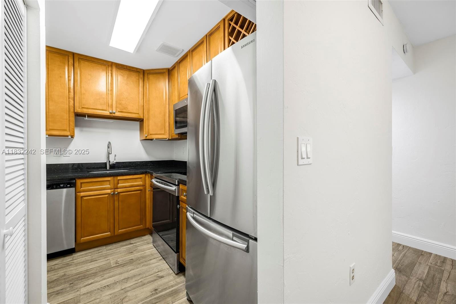 1205 Mariposa Avenue 308, Coral Gables, FL 33146 photo 15