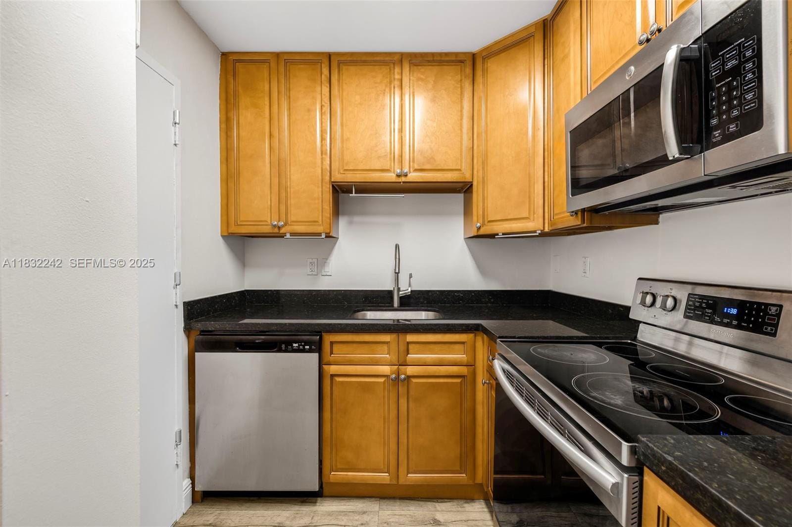 1205 Mariposa Avenue 308, Coral Gables, FL 33146 photo 16