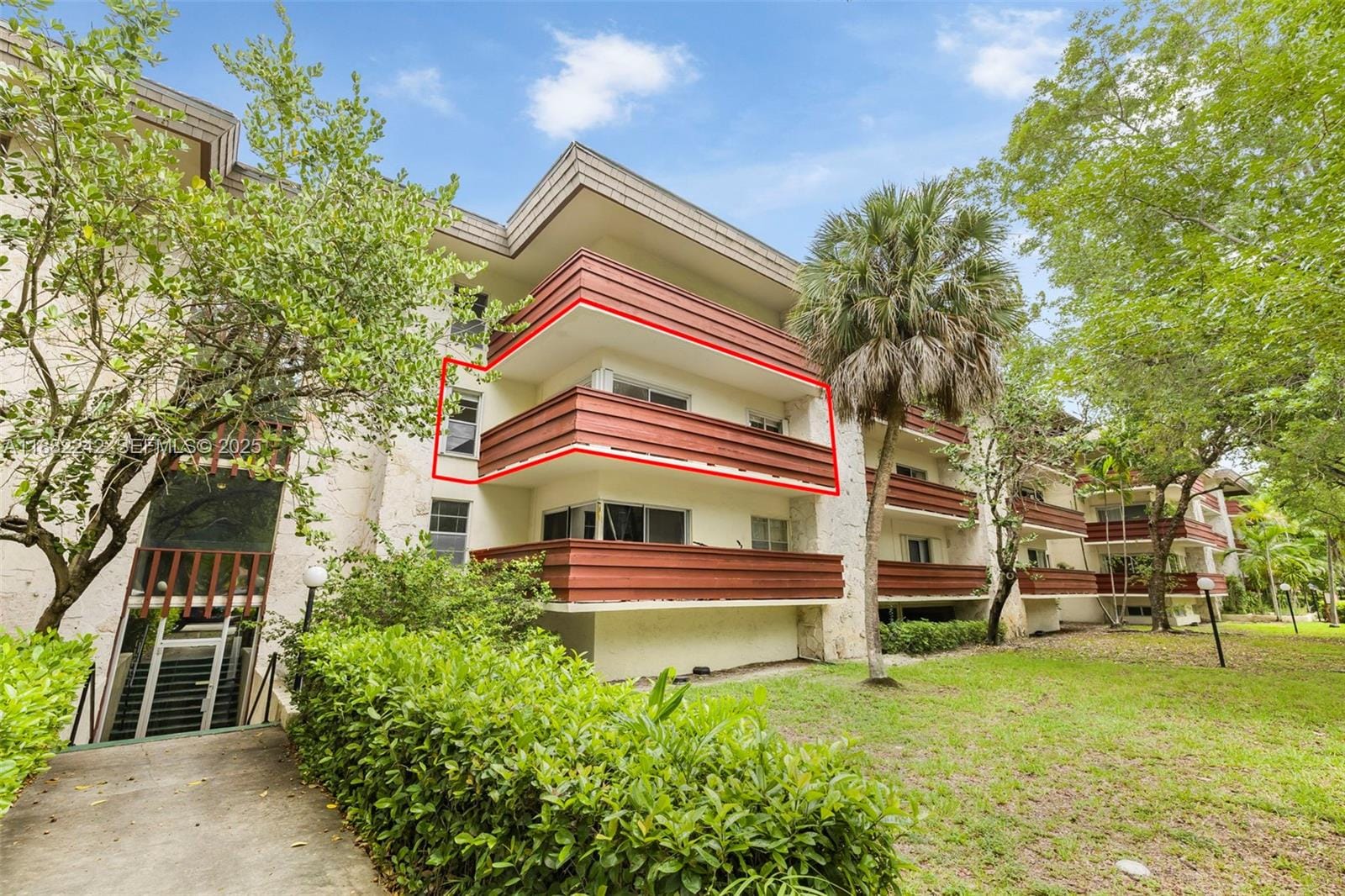 1205 Mariposa Avenue 308, Coral Gables, FL 33146 photo 3
