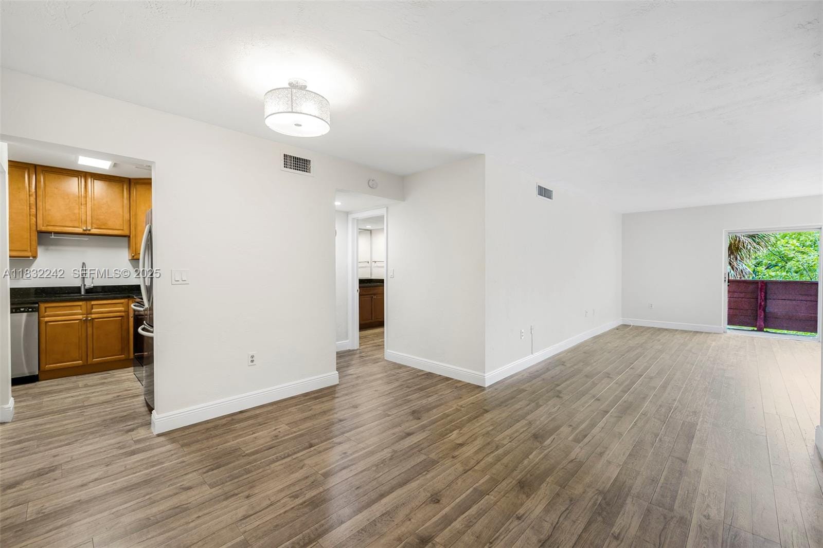 1205 Mariposa Avenue 308, Coral Gables, FL 33146 photo 6