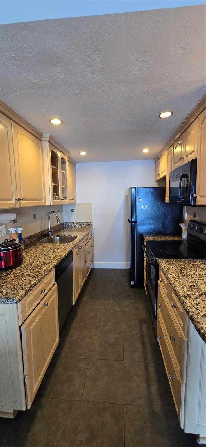 200 S Birch Road 121 — photo 5