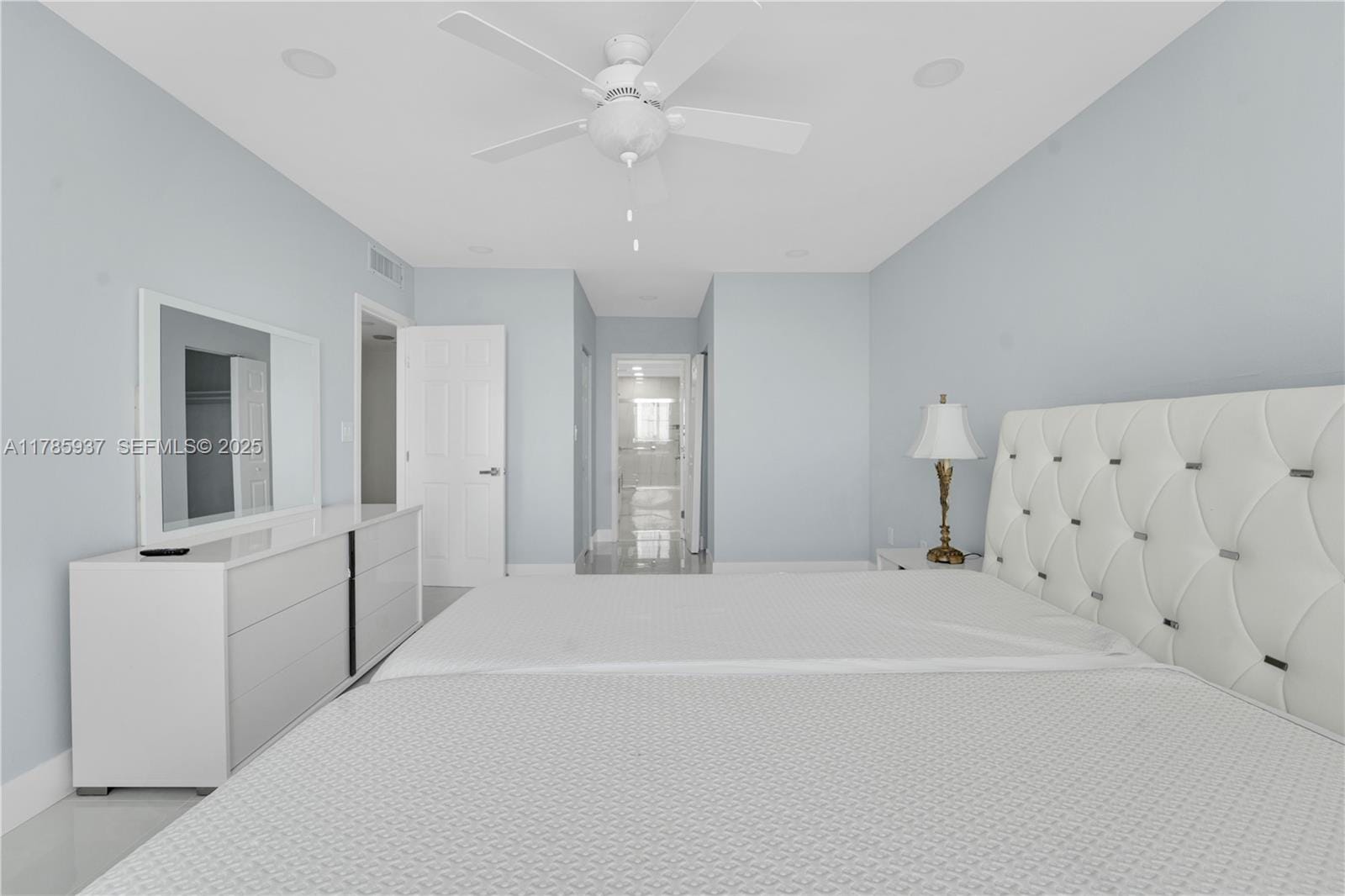 300 Bayview Drive 1606, Sunny Isles Beach, FL 33160 photo 12