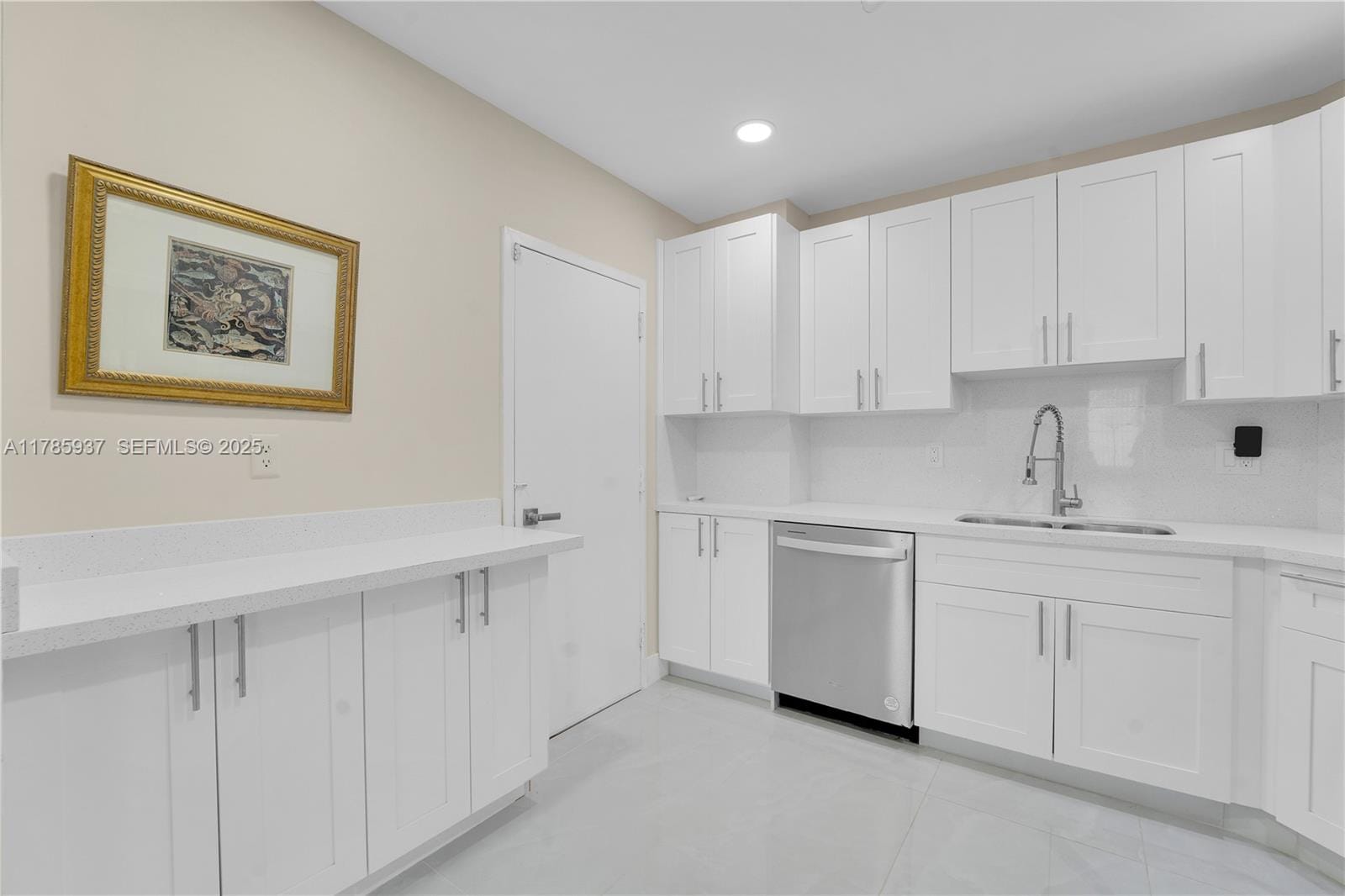 300 Bayview Drive 1606, Sunny Isles Beach, FL 33160 photo 14