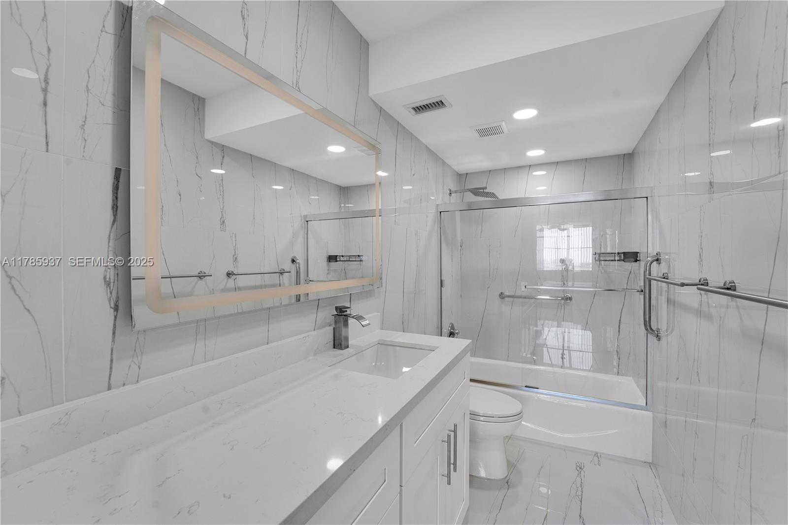 300 Bayview Drive 1606, Sunny Isles Beach, FL 33160 photo 25