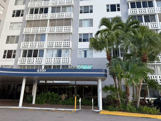 4350 Hillcrest Drive 112, sold in Hillcrest East No 22 Cond, Hollywood, FL