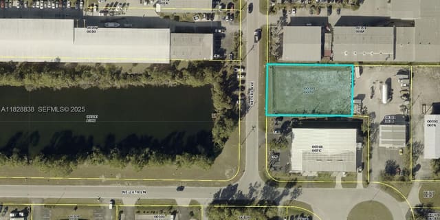 2513 NE 9th Avenue, Cape Coral, FL 33909