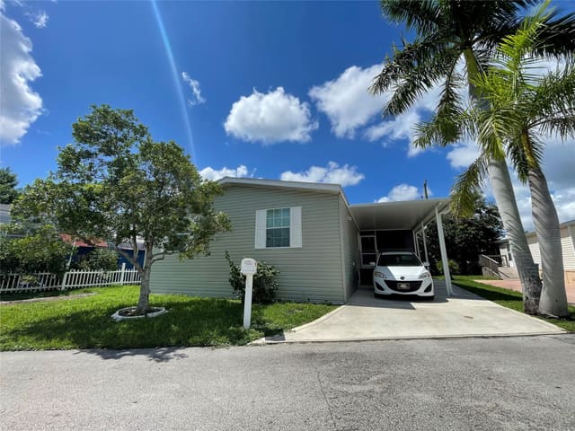 8516 SW 16th Street, sold in Park City Sec One 49-11 B, Davie, FL