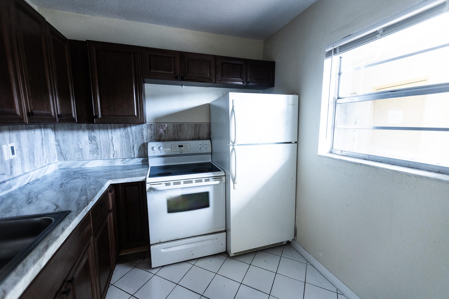 5161 W Oakland Park Boulevard 106 — photo 4