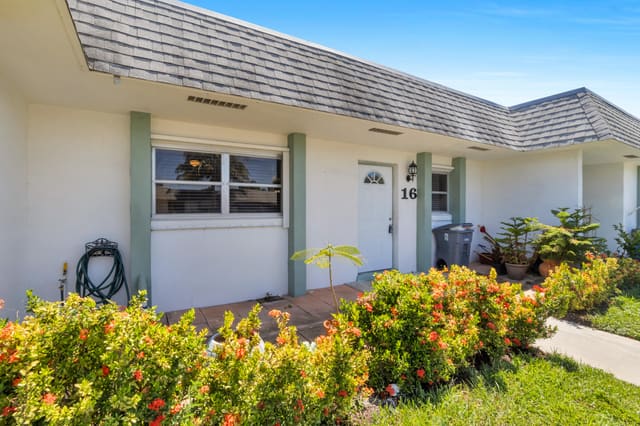 2638 Gately Drive E 16, West Palm Beach, FL 33415
