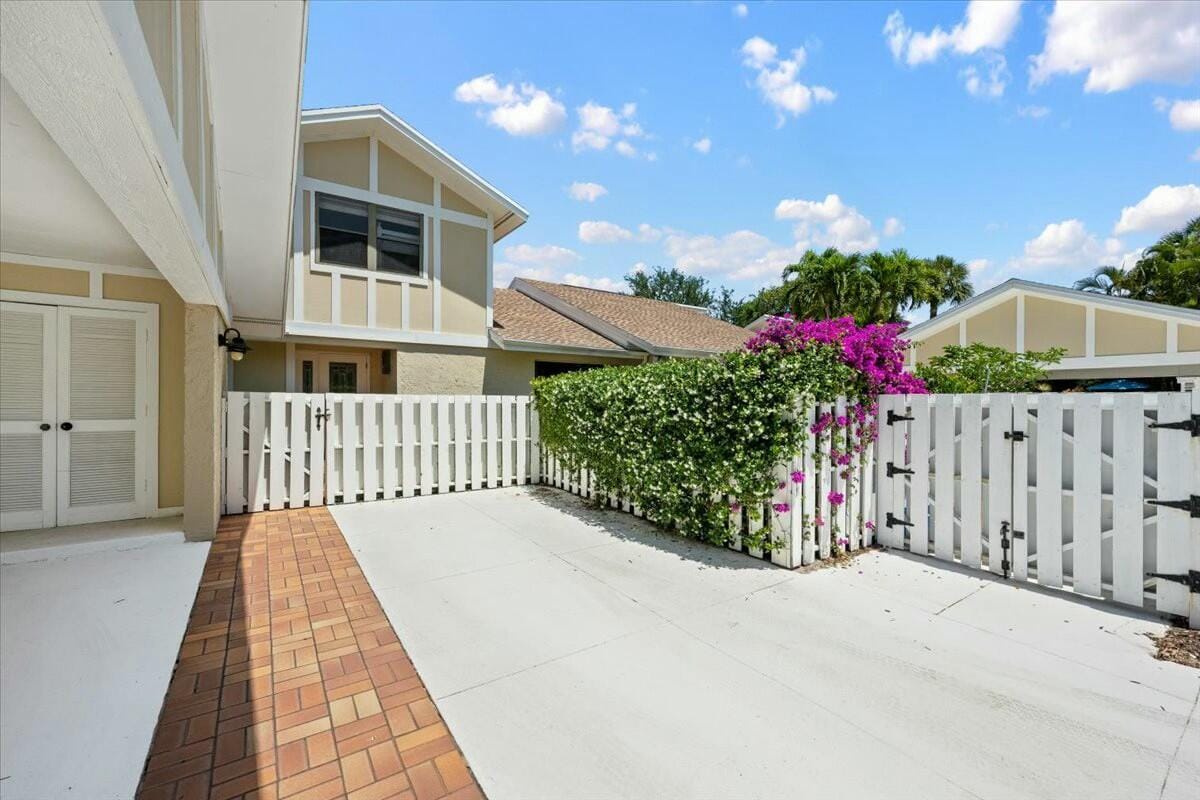 17210 Fownes Crescent, Jupiter, FL 33477 photo 2