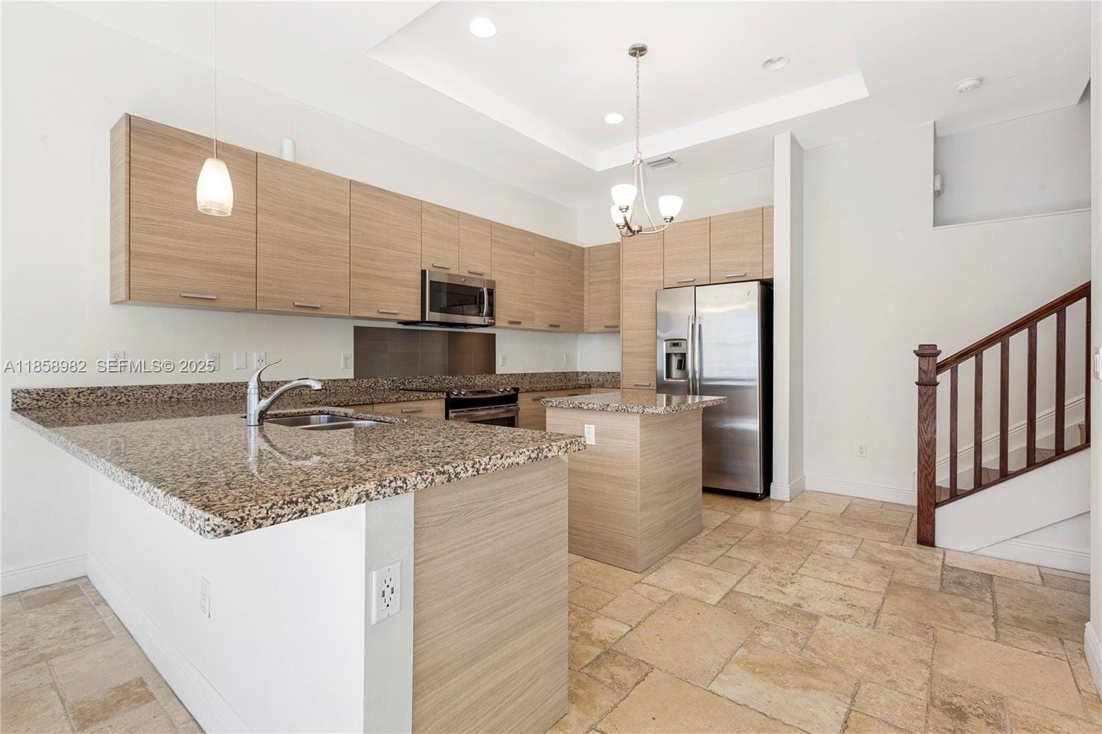 8377 NW 51st Terrace, Doral, FL 33166 photo 4