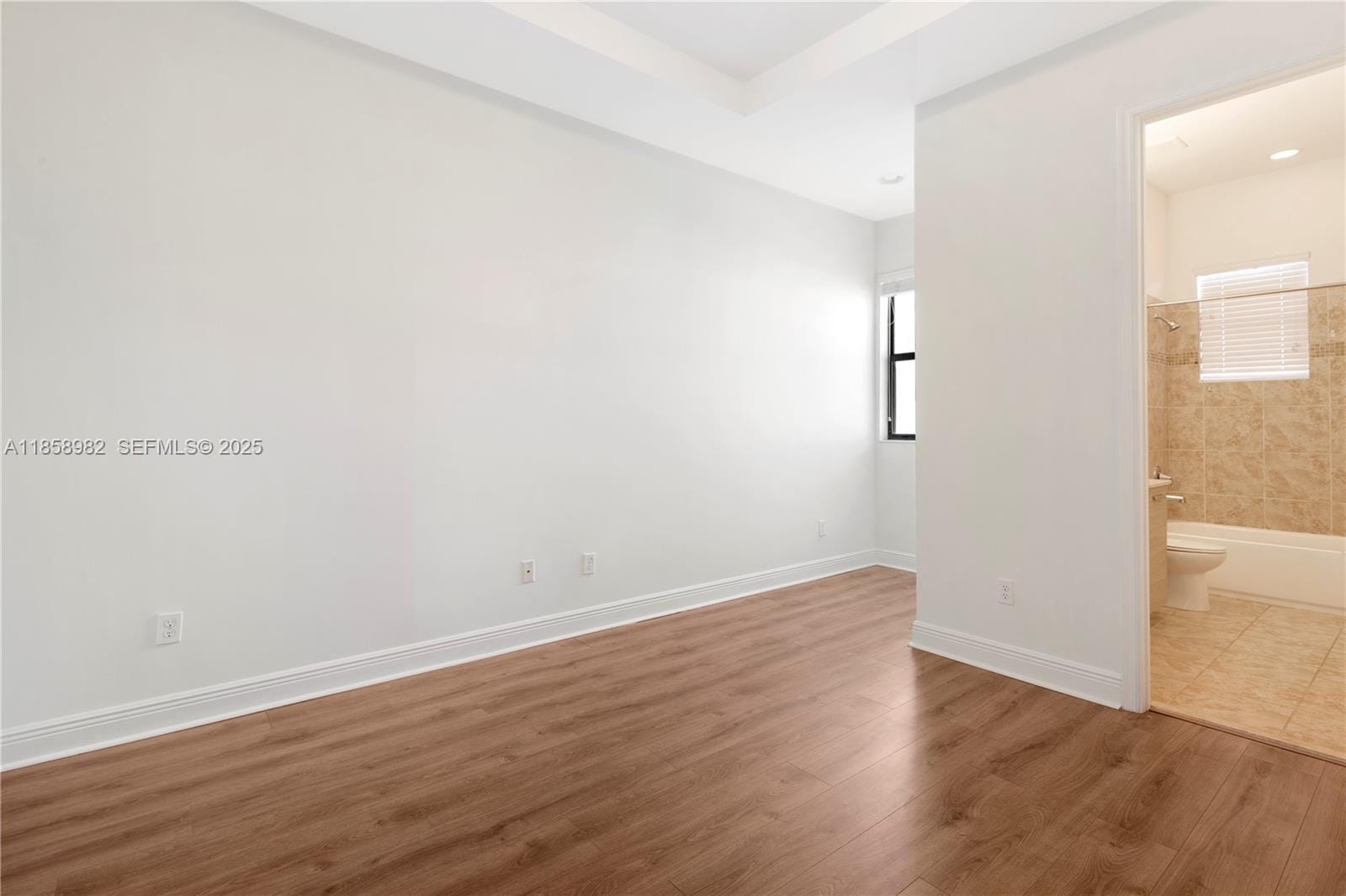 8377 NW 51st Terrace, Doral, FL 33166 photo 9
