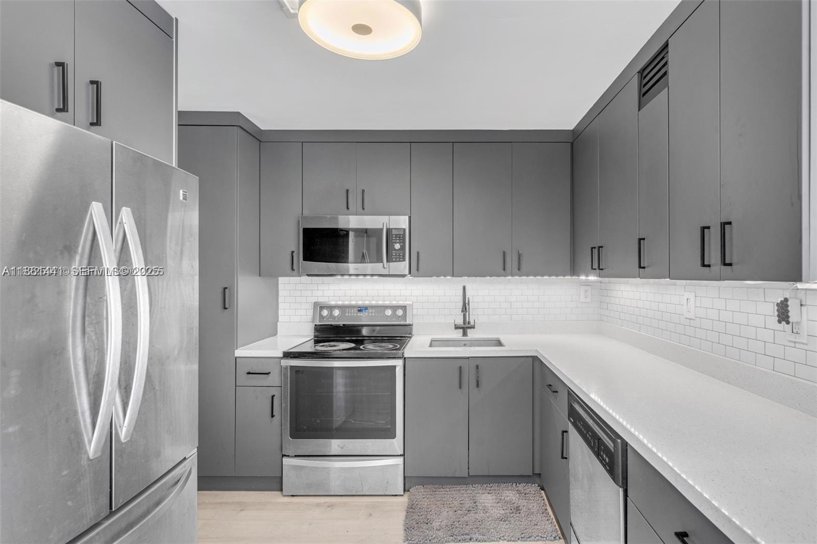 6900 Bay Drive 11F — photo 2