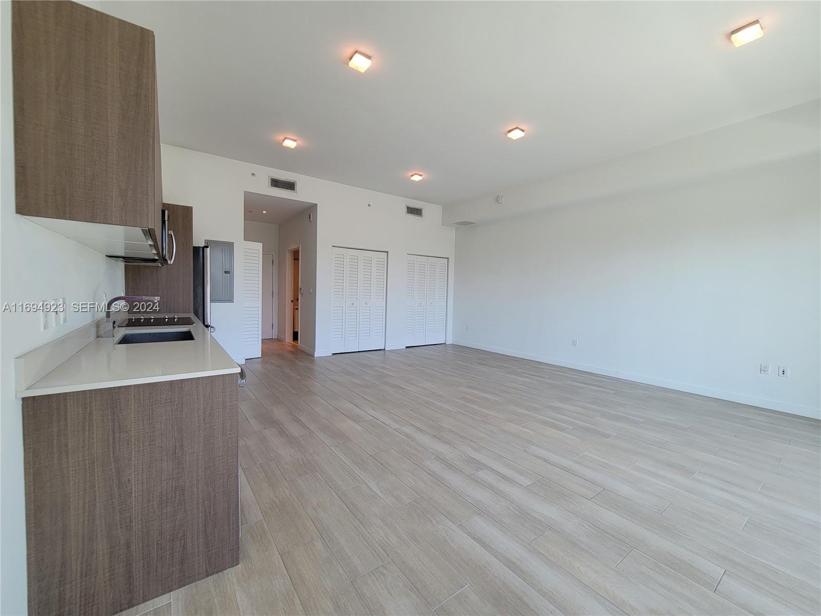 1600 SW 1 Avenue 411 — photo 5