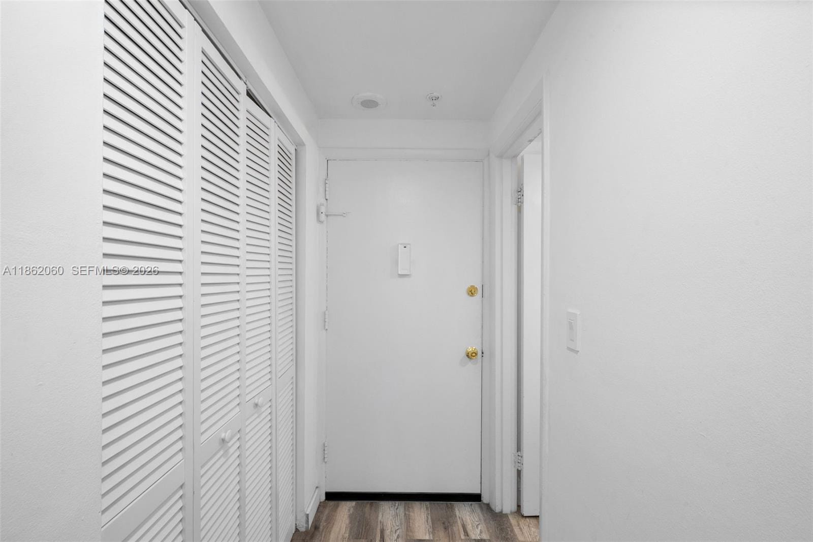 400 Kings Point Drive 105, Sunny Isles Beach, FL 33160 photo 4