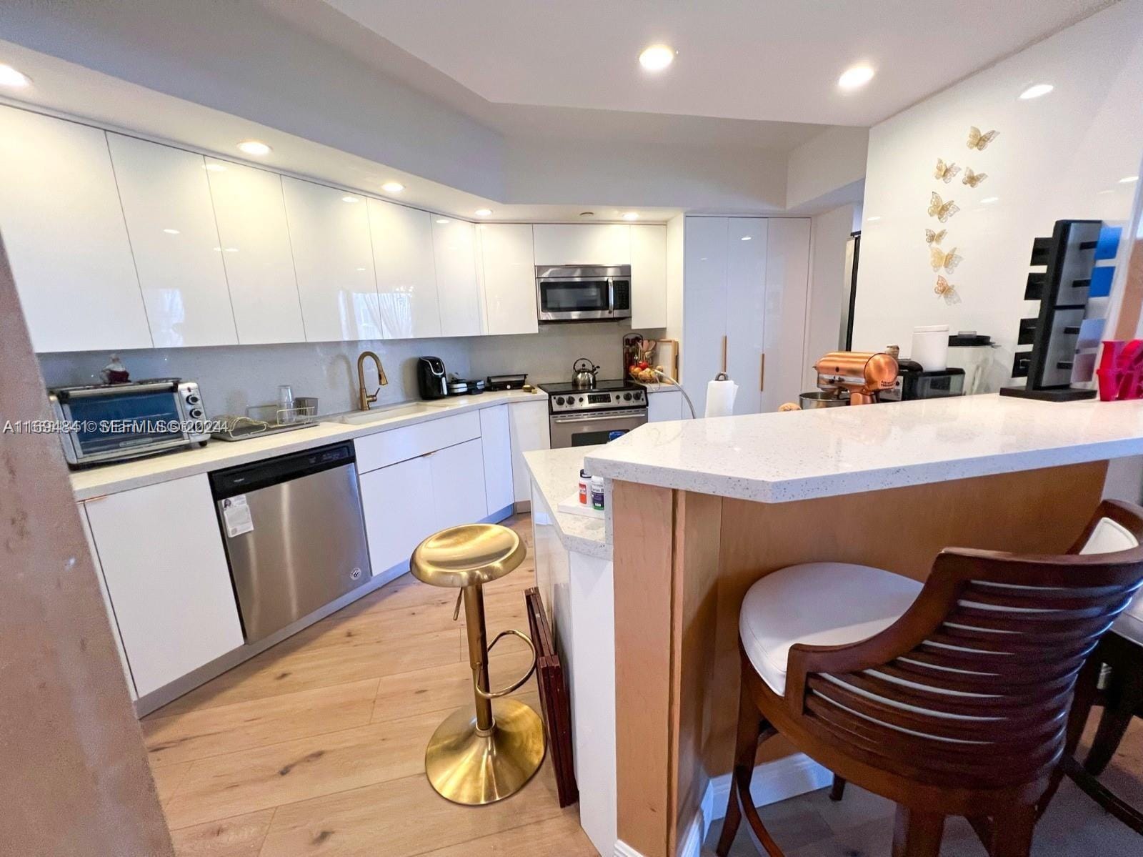 3000 Island Boulevard 1201 — photo 11