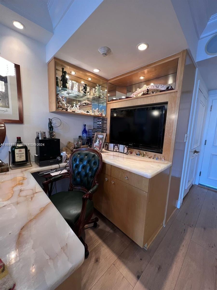 3000 Island Boulevard 1201 — photo 8