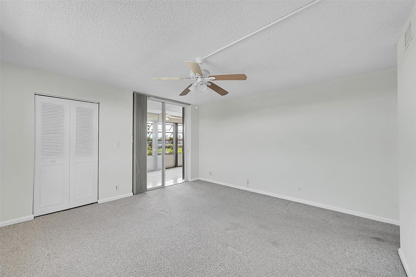 7210 Lake Circle Drive 401, Margate, FL 33063 photo 12