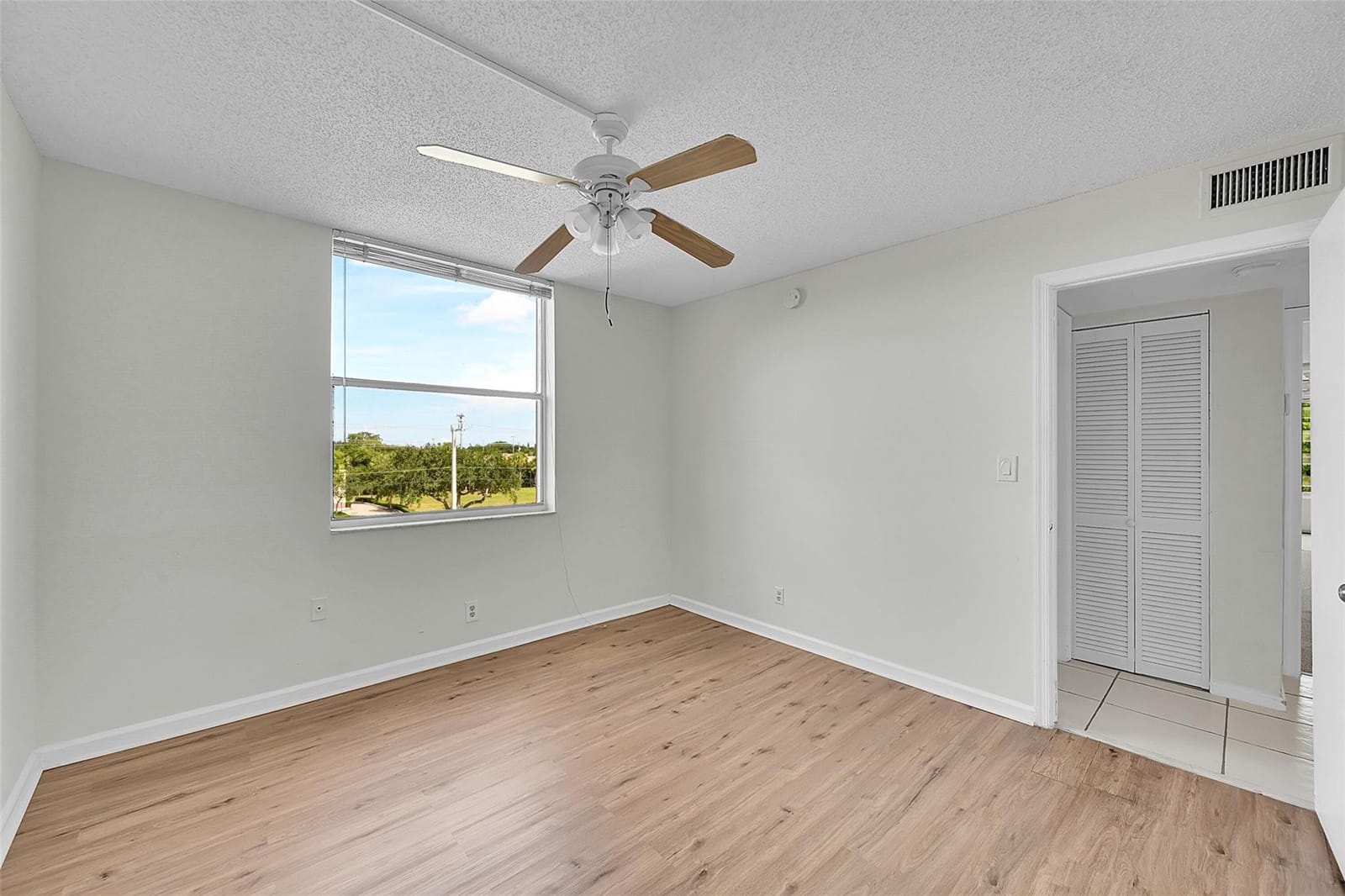 7210 Lake Circle Drive 401, Margate, FL 33063 photo 18