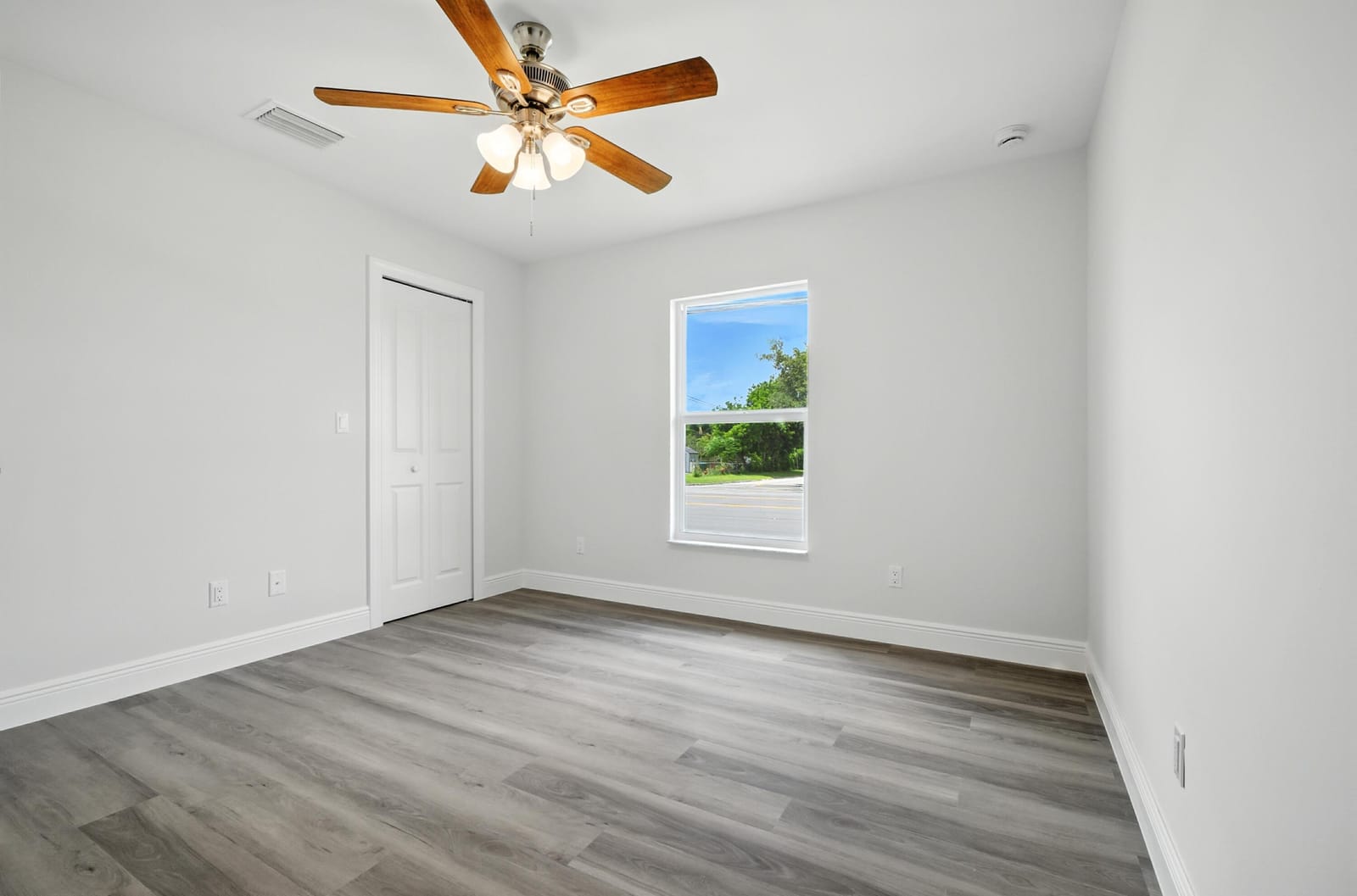 2624 Newport Drive, Fort Pierce, FL 34982 photo 14