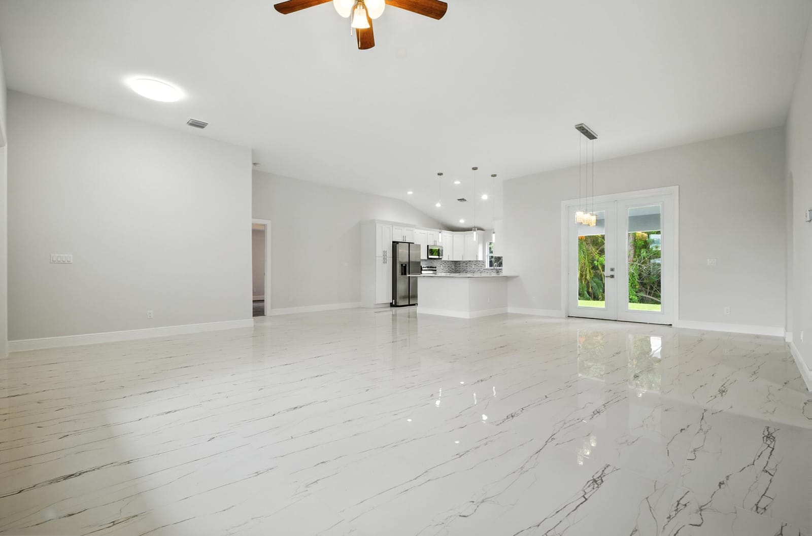 2624 Newport Drive — photo 7