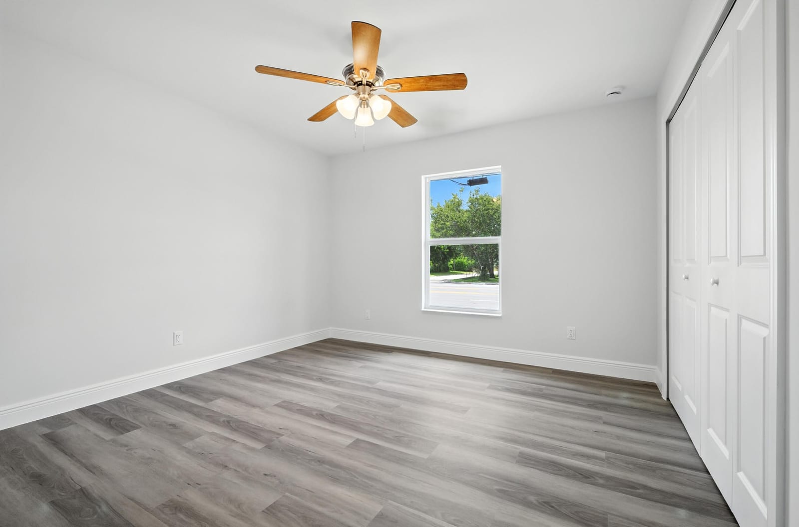 2624 Newport Drive — photo 9