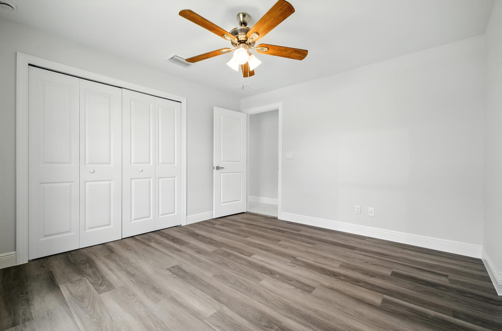 2624 Newport Drive — photo 10