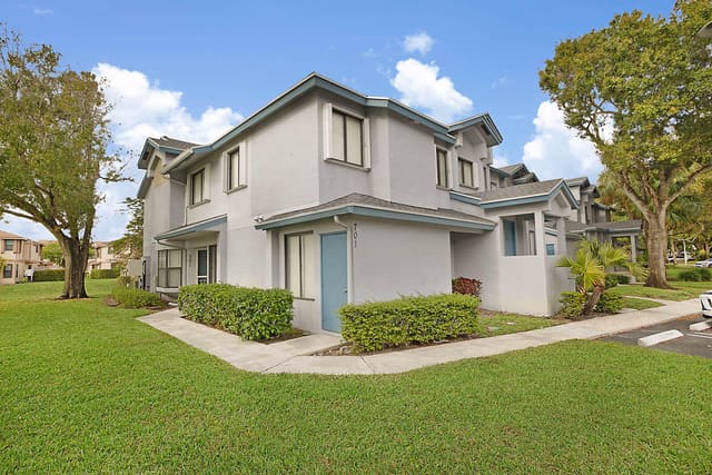 705 Harbour Pointe Way 705, sold in Harbour Pointe At River Bridge Condo, Greenacres, FL