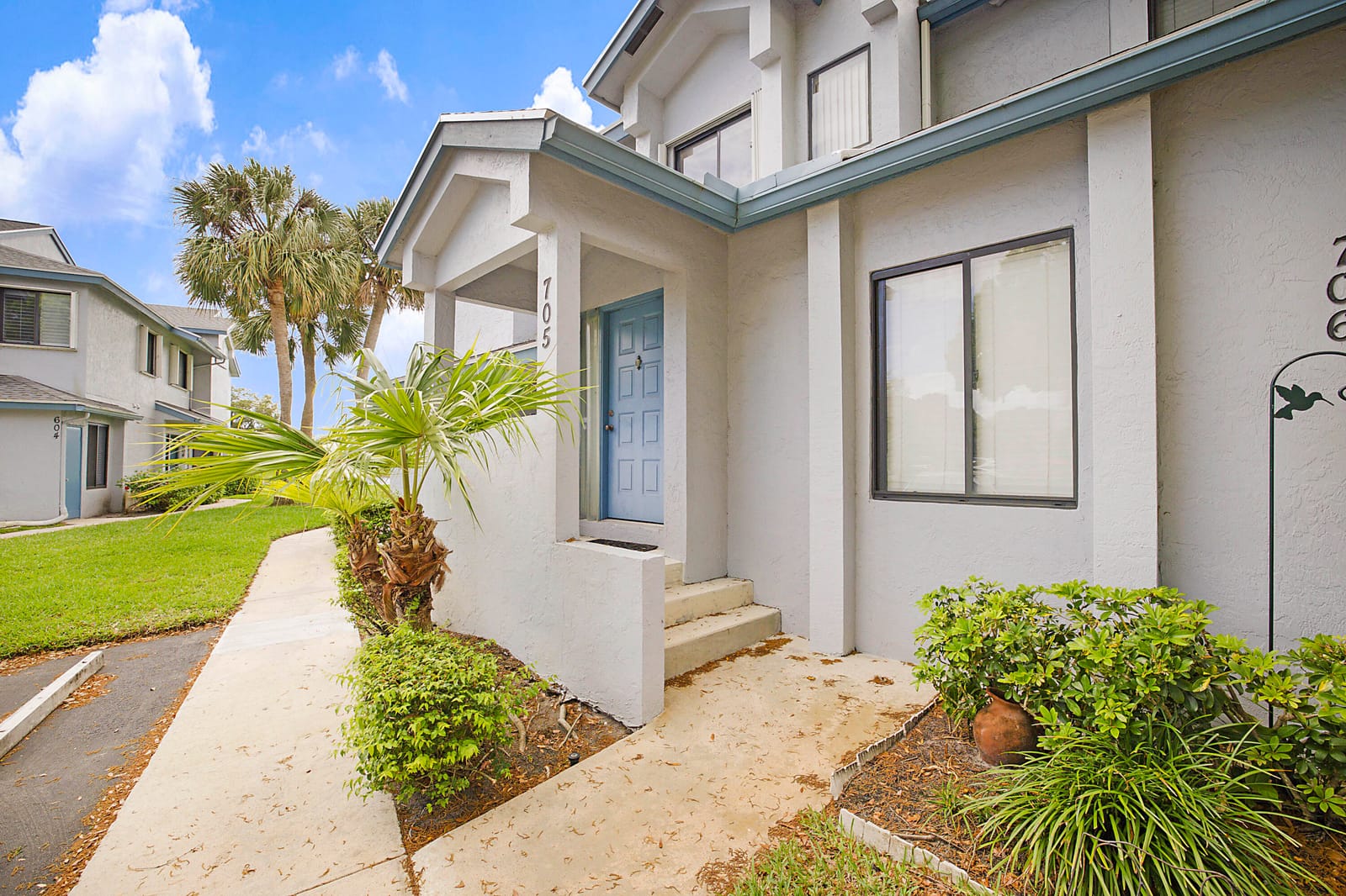 705 Harbour Pointe Way 705, Greenacres, FL 33413 photo 2