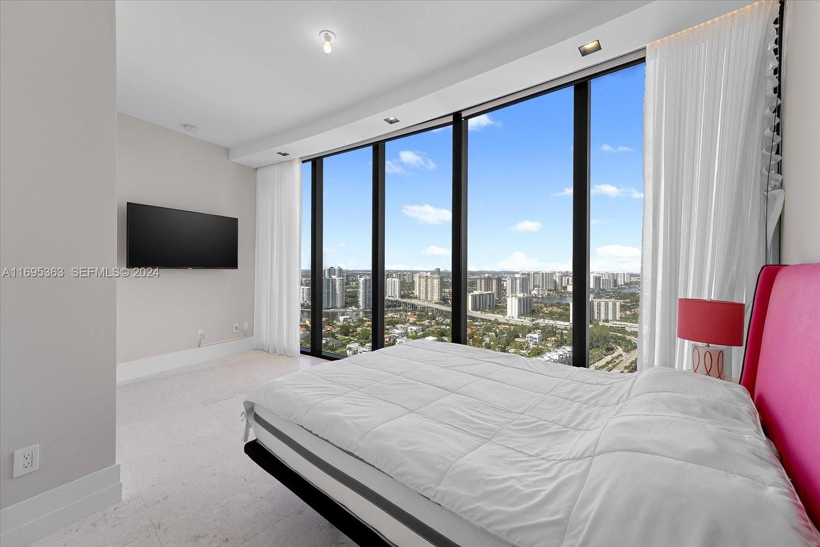 18555 Collins Avenue 3405, Sunny Isles Beach, FL 33160 photo 17