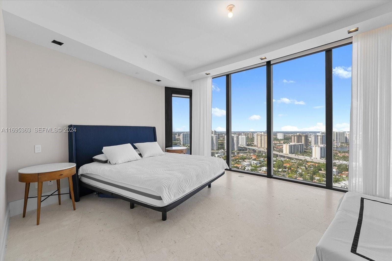 18555 Collins Avenue 3405, Sunny Isles Beach, FL 33160 photo 19